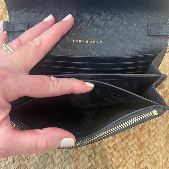 TORY BURCH *NWOT* Emerson Chain Wallet Crossbody Bag in Navy with gold hardware - Picture 12 of 13